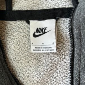 Boys Nike Fleece Tech size L